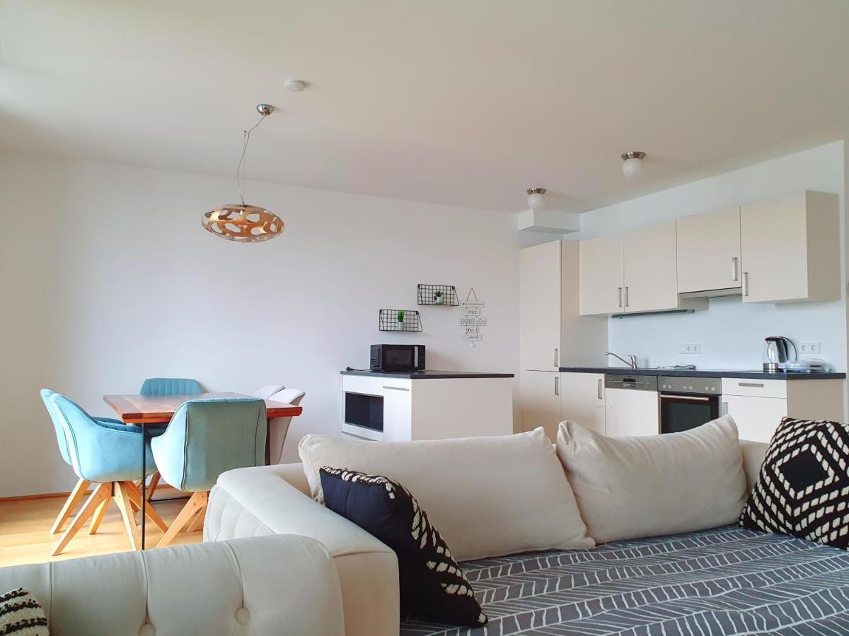 Near Lake Two Bedroom Duplex Apartment Wien Exteriör bild
